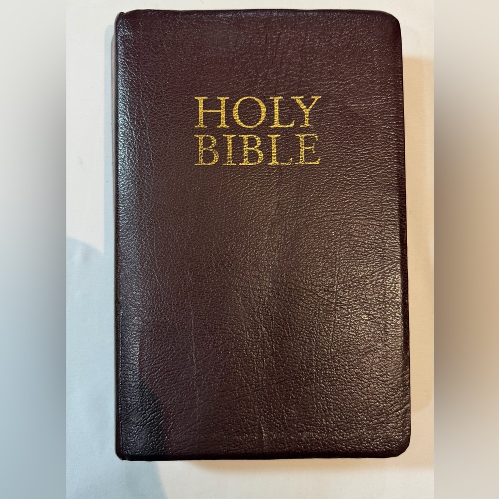 Burgandy/Maroon King James Giant Print Leather Holy‎ Bible
